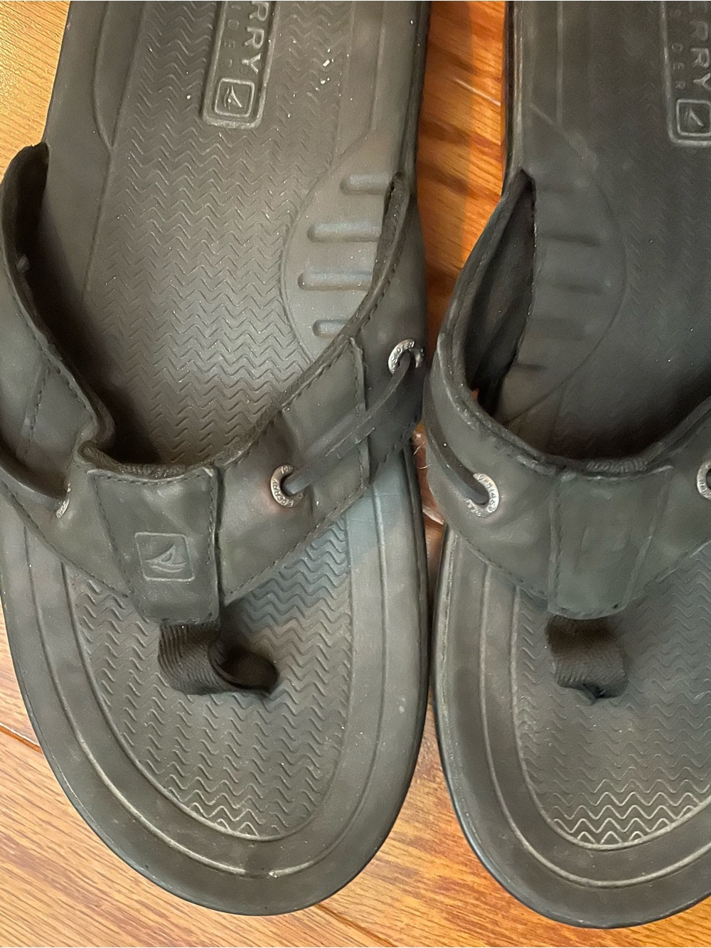 Sperry Black Men's Flip Flops - Picture 3 of 4